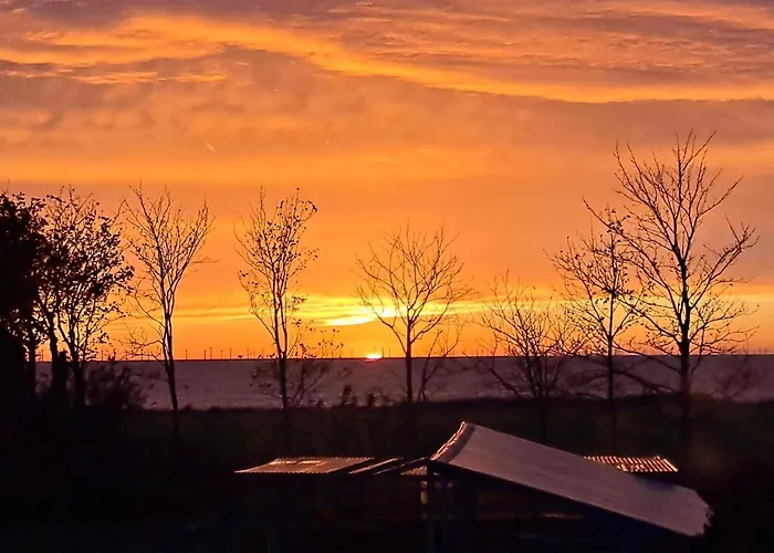 Sunset Bed & No Breakfast